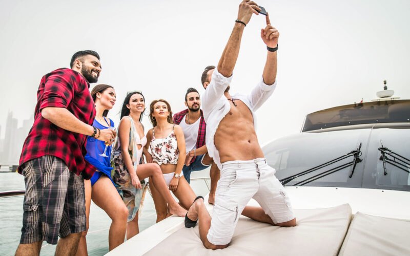 Renta de yate en Los Cabos: Cómo vivir una experiencia privada de verdad
